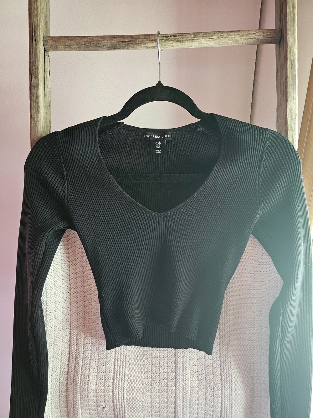 Sincerely Jules Black Ribbed V-Neck Long Sleeve Crop Top